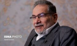 زندهام و این تنِ زخمخورده، سپر بلای ملت خواهد بود