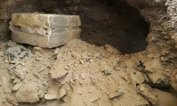 دستگیری حفاران غیرمجاز و کشف سفال‌های تاریخی در روستای احمدآباد