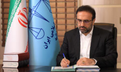 فرا رسیدن هفته دولت و روز کارمند را به همه کارگزاران دولت در استان تبریک گفت.