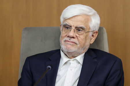 توصیه عارف به نخبگان و تریبون‌داران