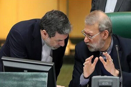 درخواست تشکیل جلسه فوق‌العاده مجلس با حضور لاریجانی و عراقچی